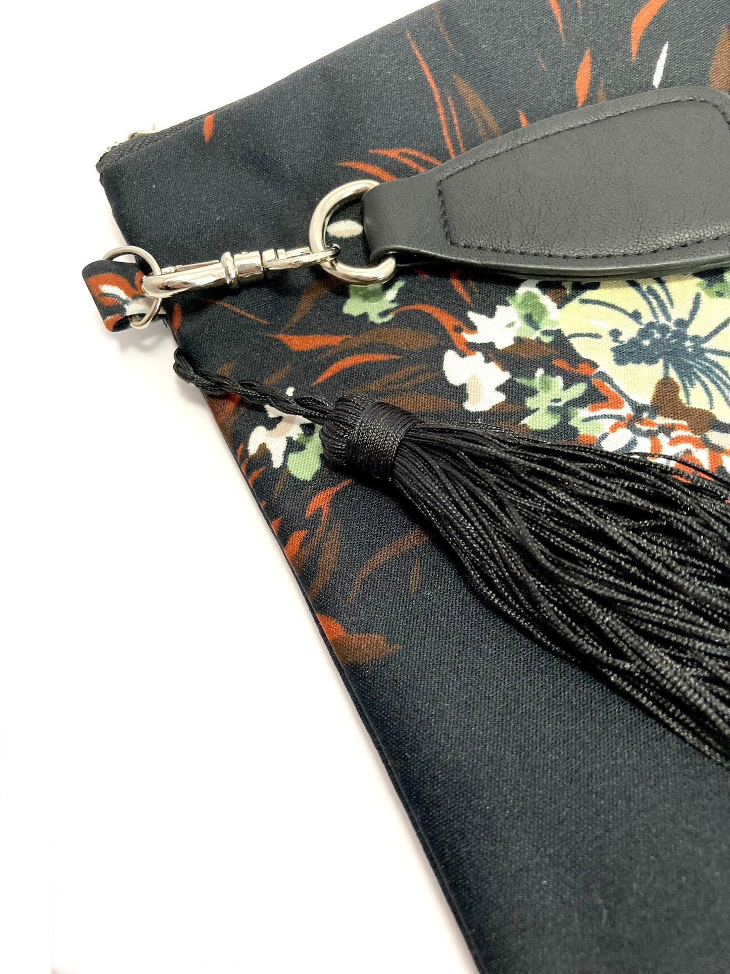 Floral zipper bag with tassel