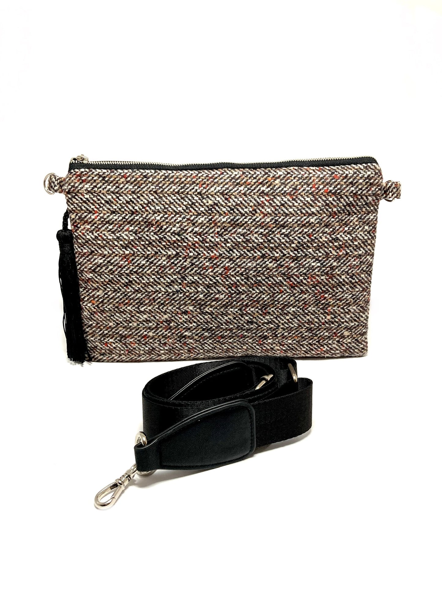 Woolen crossbody bag with tassel