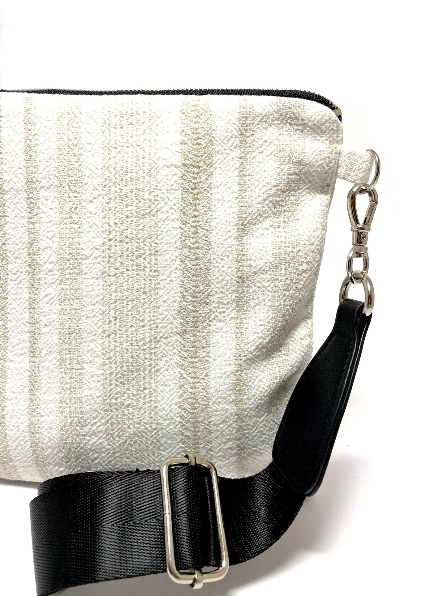 Linen bag with tassel