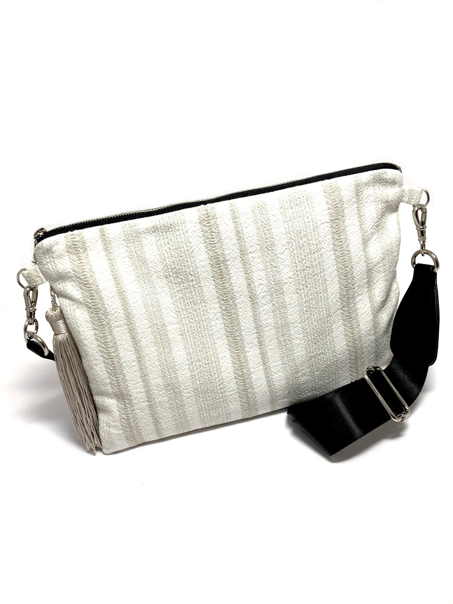 Linen bag with tassel