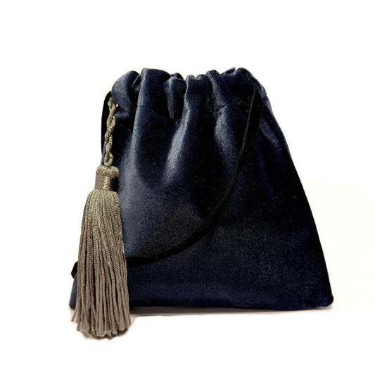 Little velvet handbag with tassel