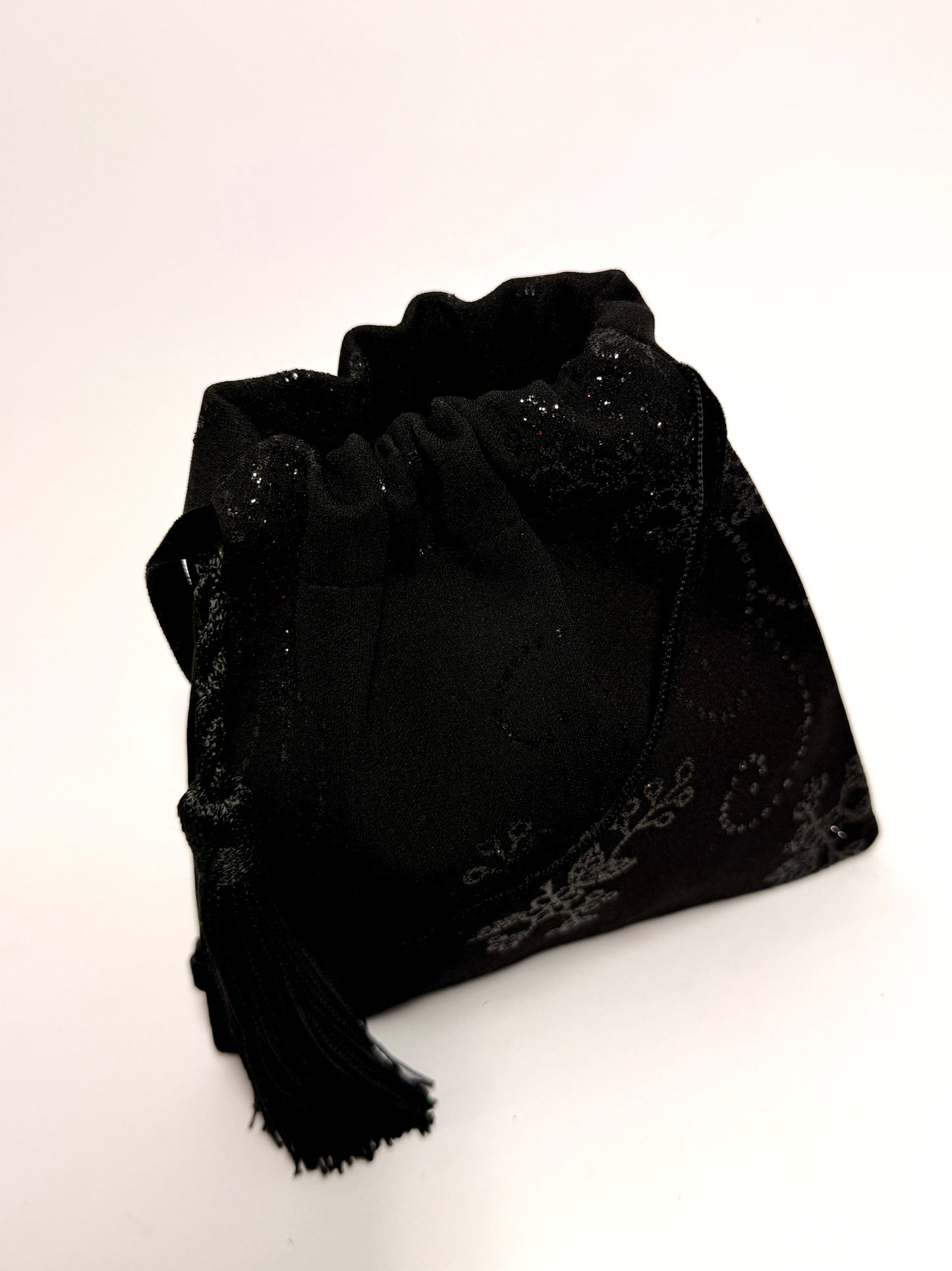 Little black pouch with glitter