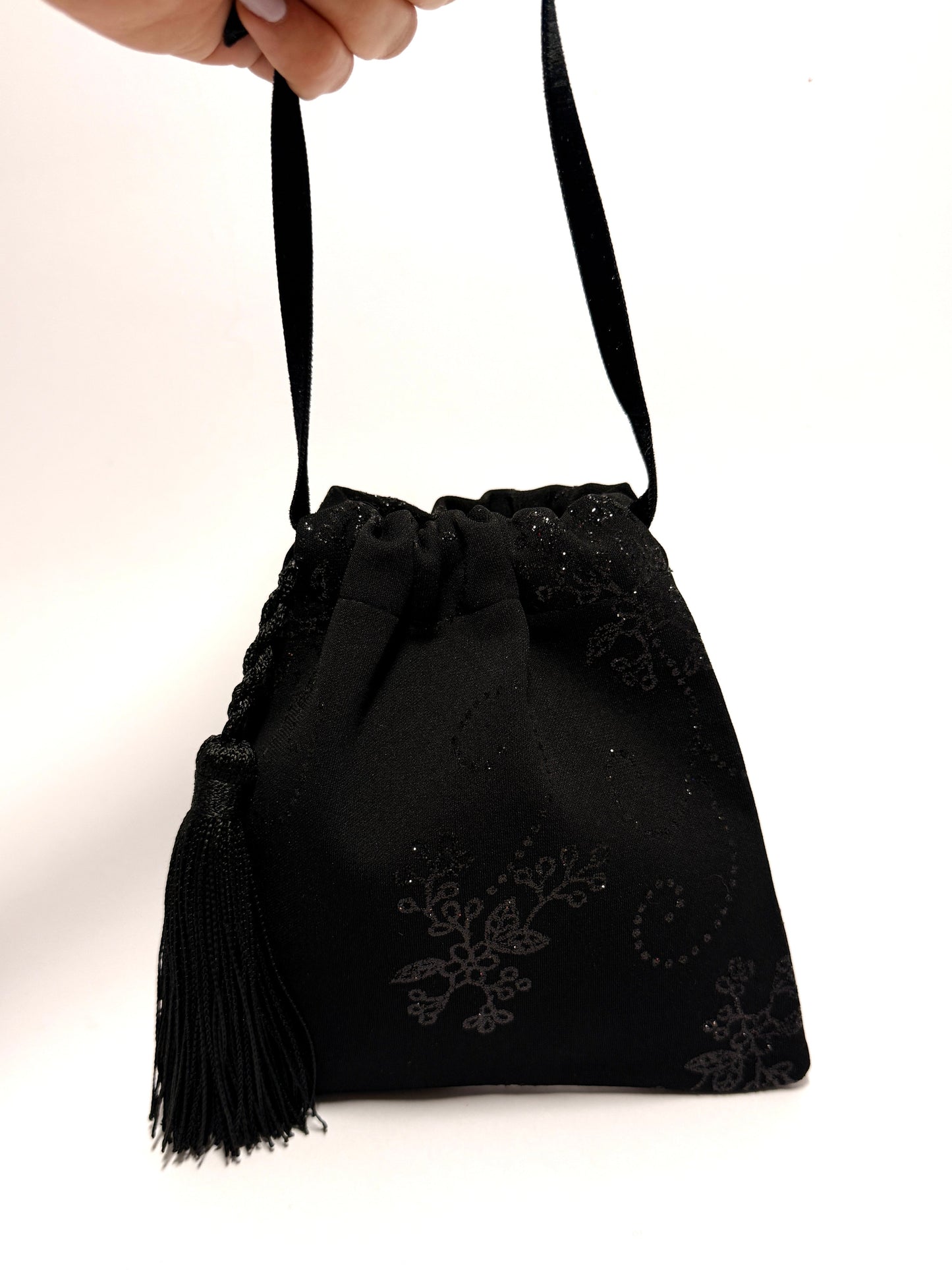 Little black pouch with glitter