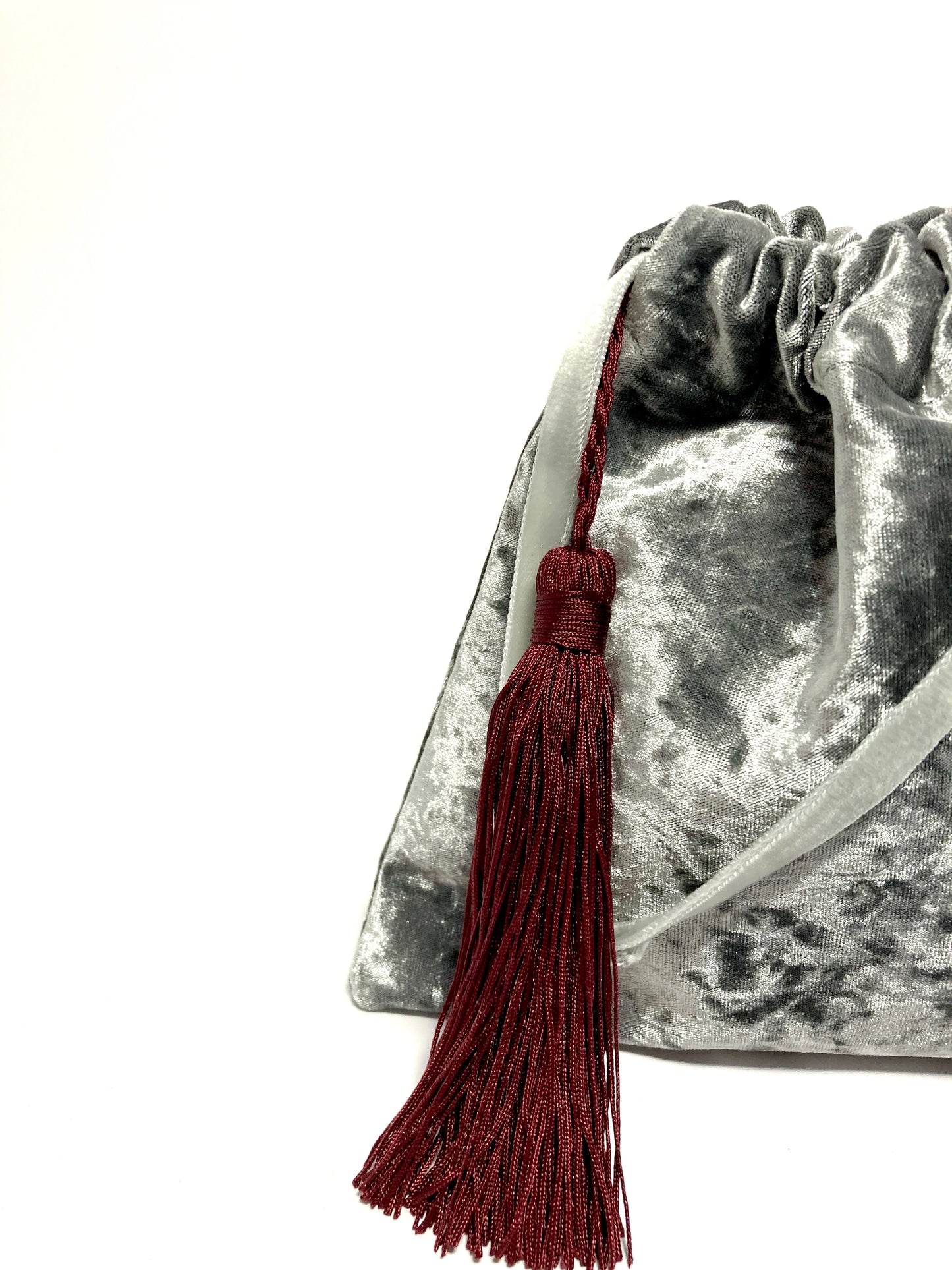 Little velvet bag with tassel