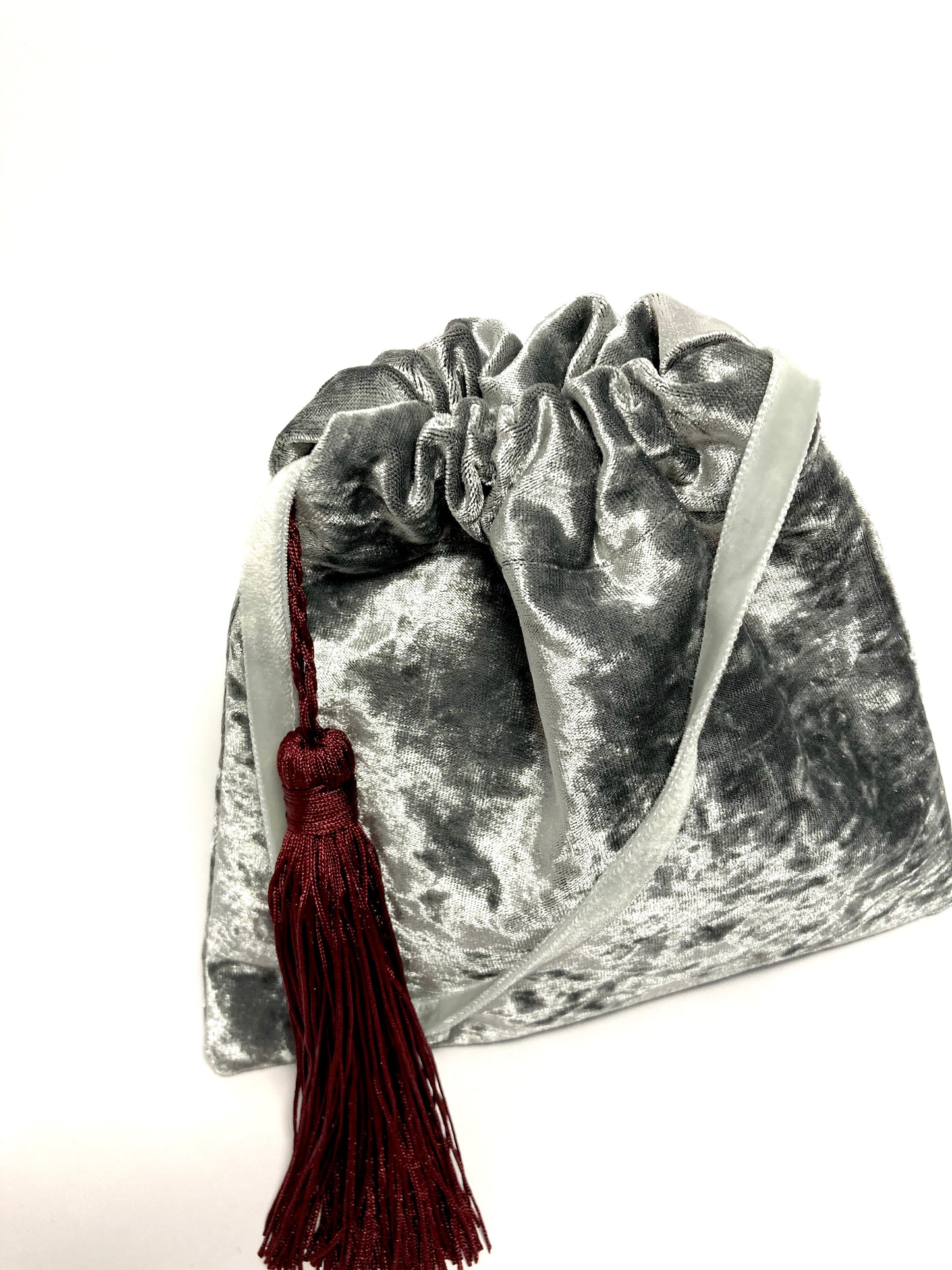 Little velvet bag with tassel