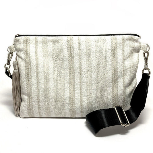 Linen bag with tassel