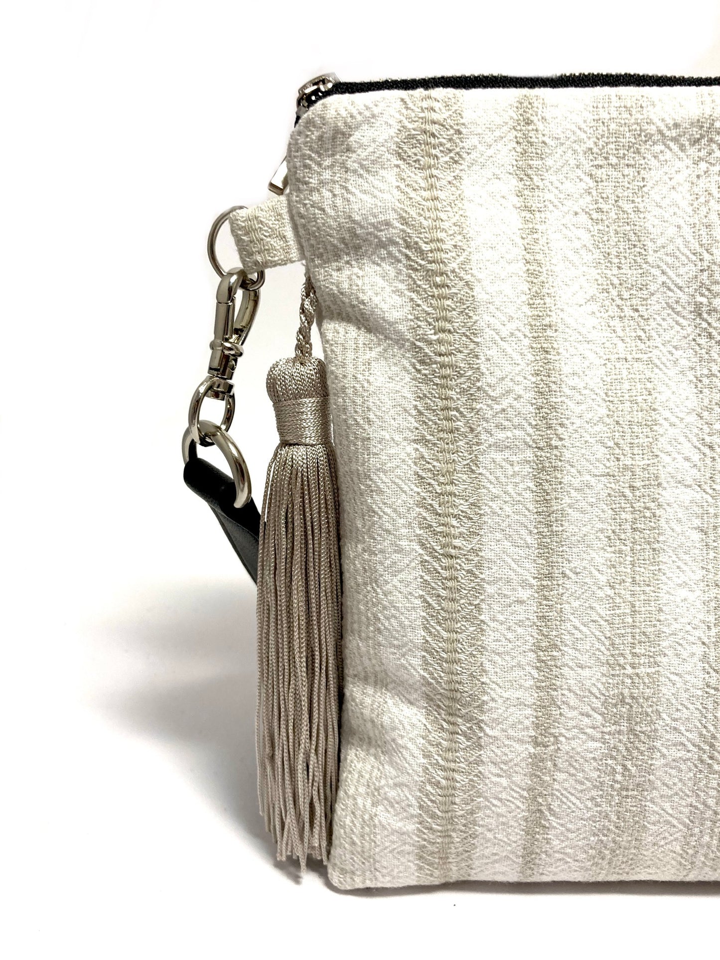 Linen bag with tassel