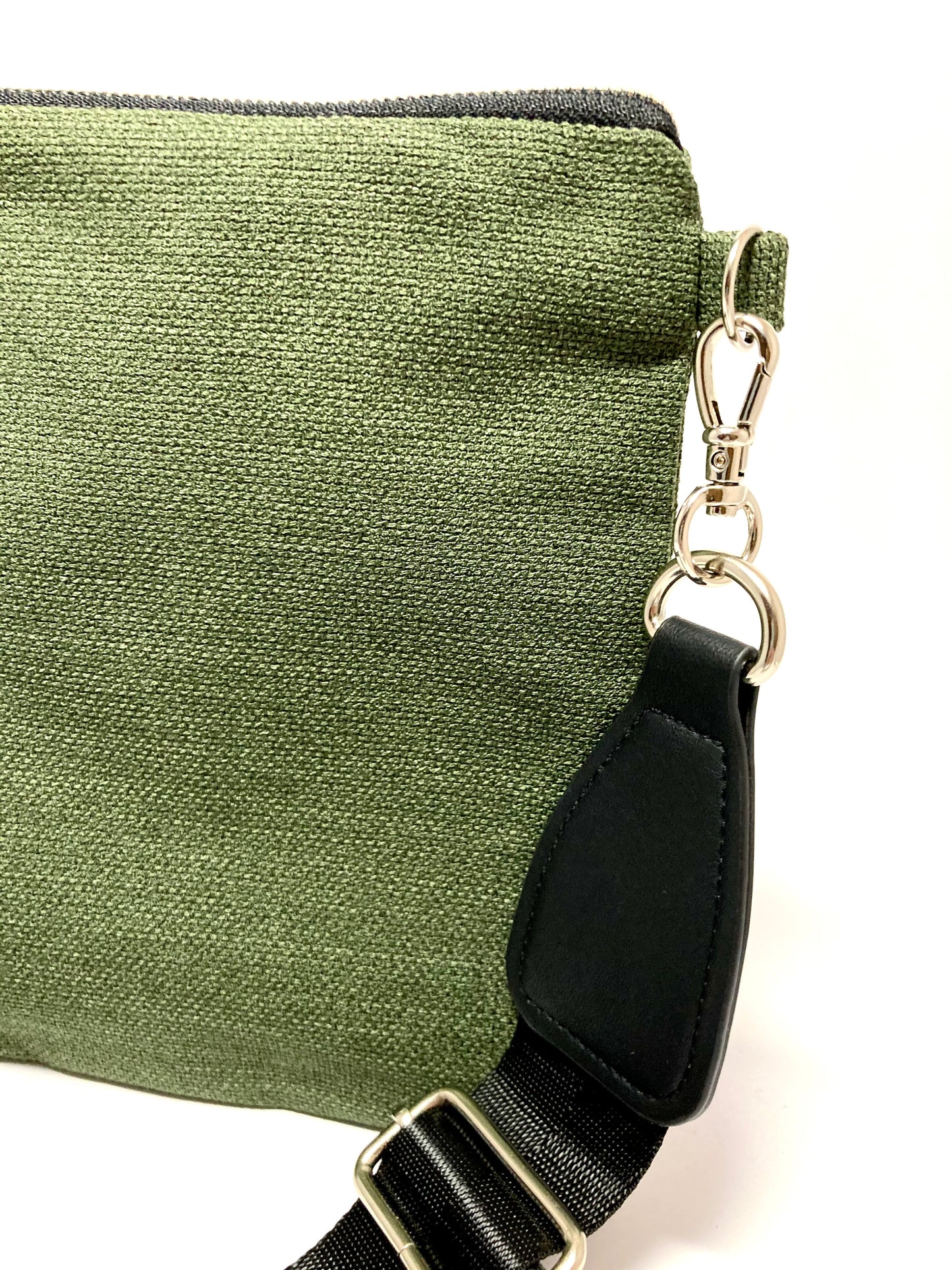Green crossbody bag with tassel