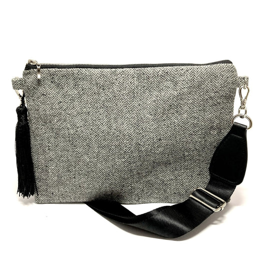 Grey woolen bag with tassel